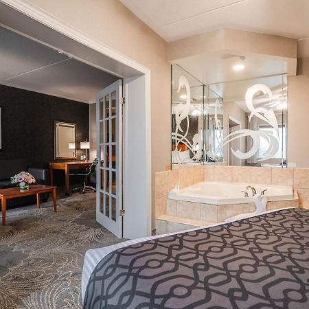 Monte Carlo Inn Barrie - Newly Renovated Dış mekan fotoğraf