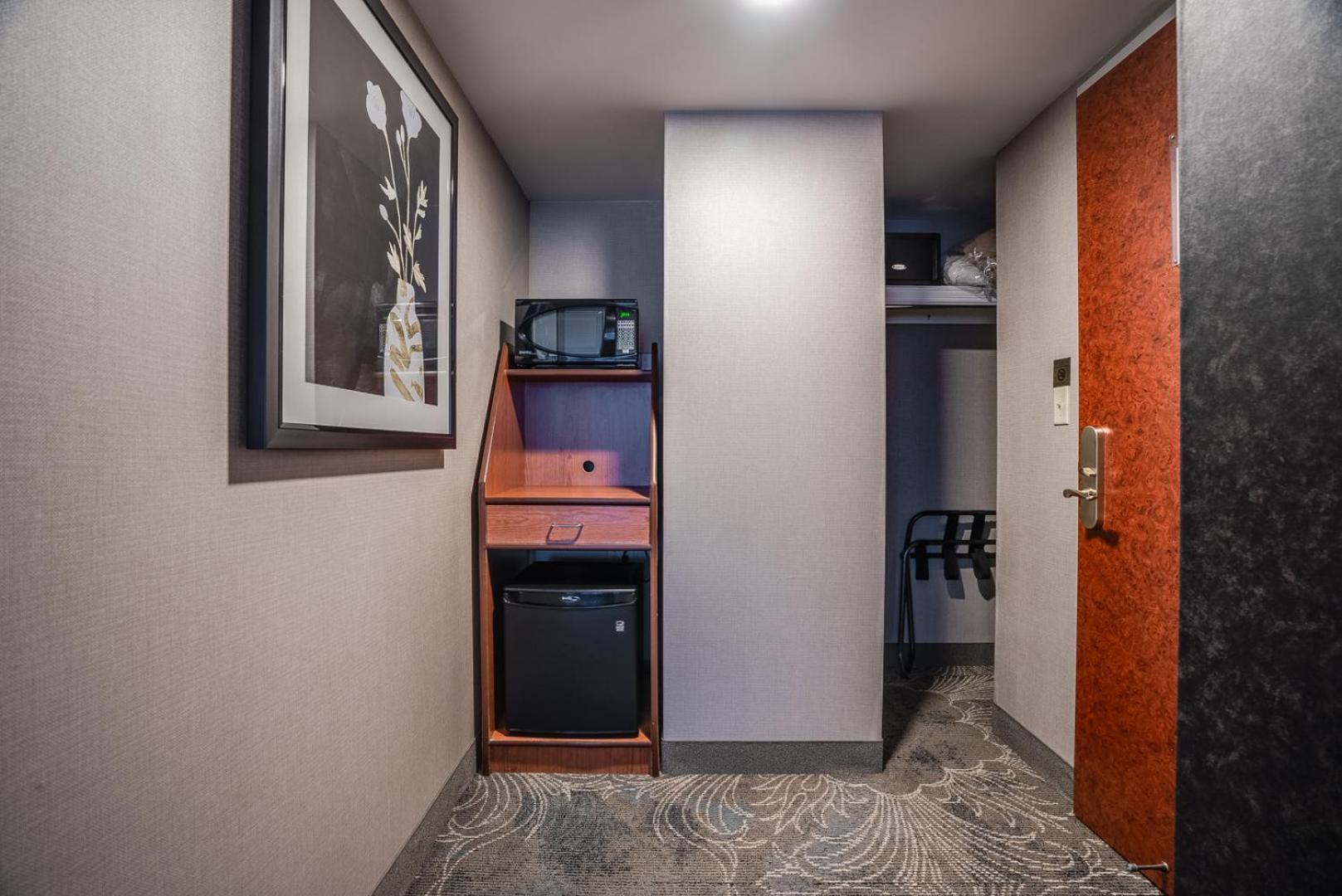 Monte Carlo Inn Barrie - Newly Renovated Dış mekan fotoğraf