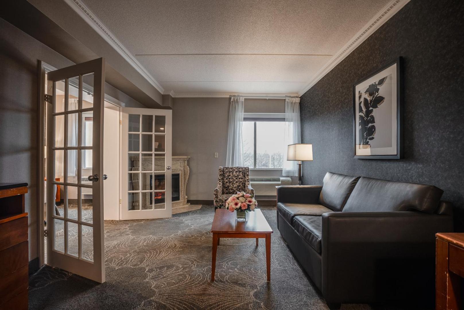 Monte Carlo Inn Barrie - Newly Renovated Dış mekan fotoğraf